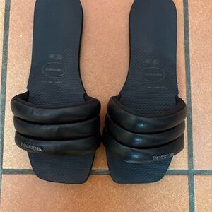 Havaianas women’s You Milan Flip Flops - Slides